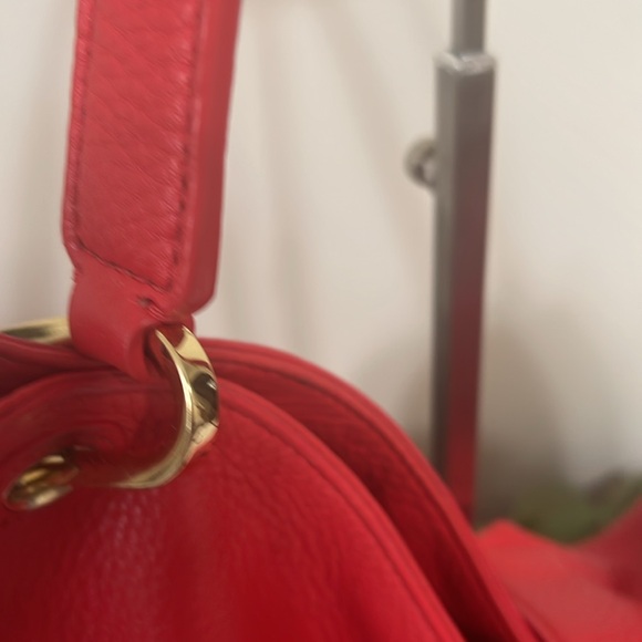 Tory Burch vibrant pebbled red leather shoulder bag NWOT pristine condit… - Picture 5 of 9